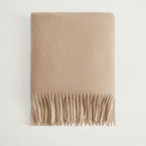 Fringed edge scarf